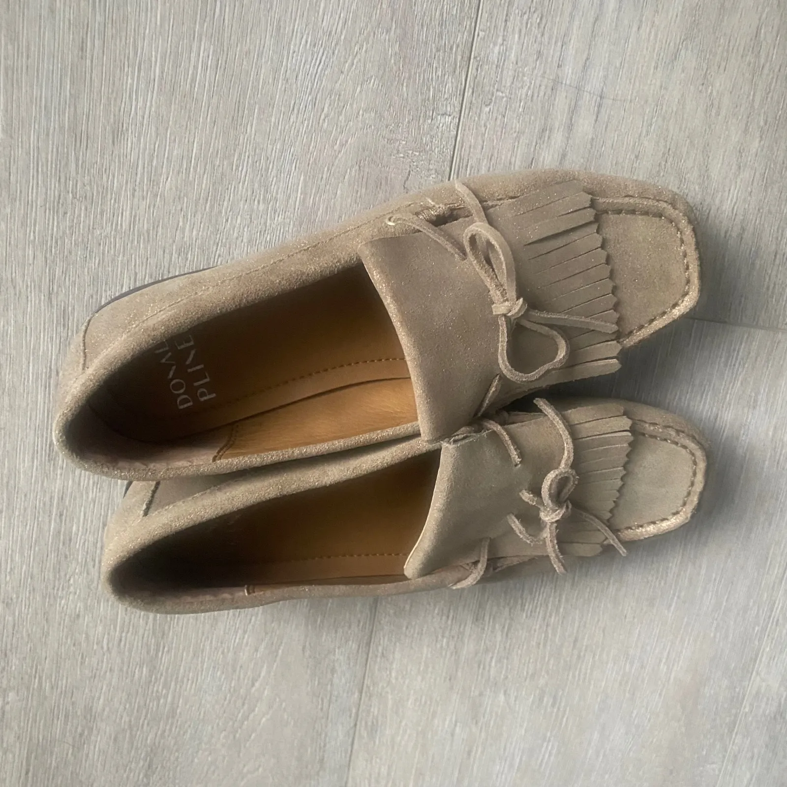 Donald Pliner Breezy Loafers‎ Metallic Taupe Suede Tassel Size 7 - Image 3