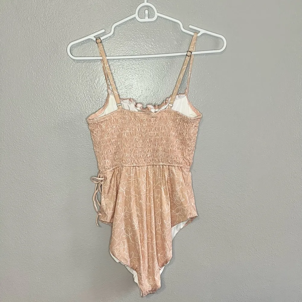 [Dippin’ Daisys] Peach Smocked One Piece Swimsuit- Large - Image 2