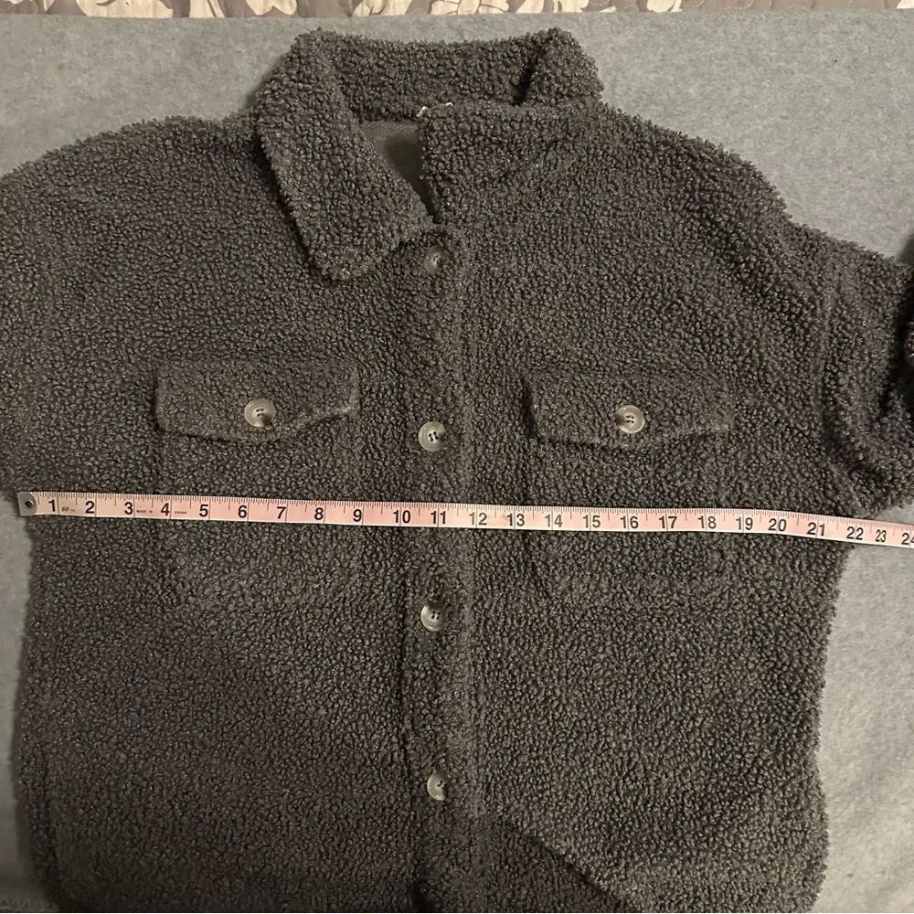 Hem & Thread Gray Oversized Teddy Pocket Shacket size M - Image 4