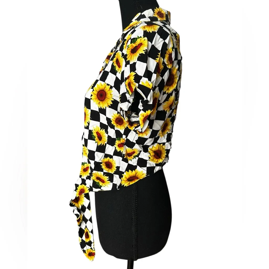 Spencer’s Black and White Checkered Yellow Sunflower Tie - Image 4