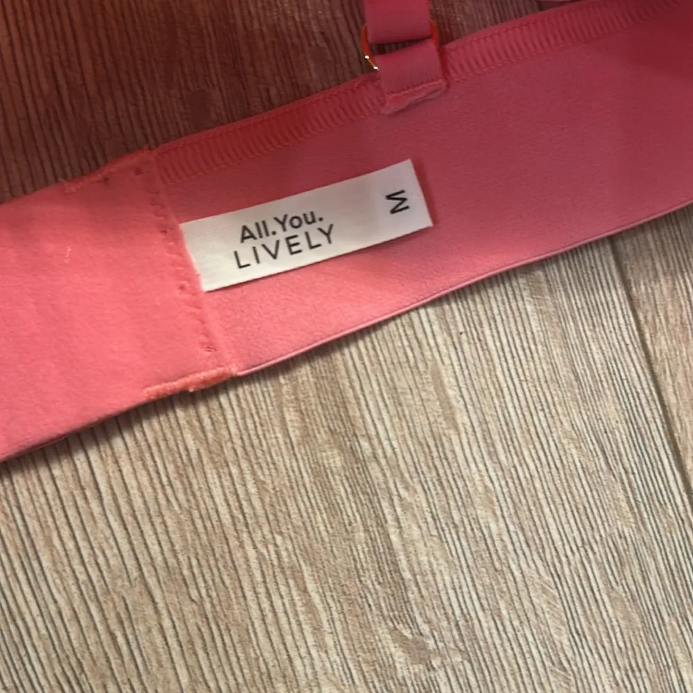 NWT Lively Pink Bra medium - Image 4