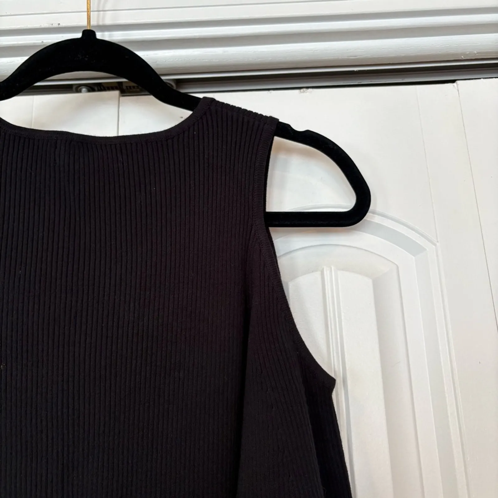 Banana Republic Black Cold Shoulder Sweater‎ Size Small - Image 4