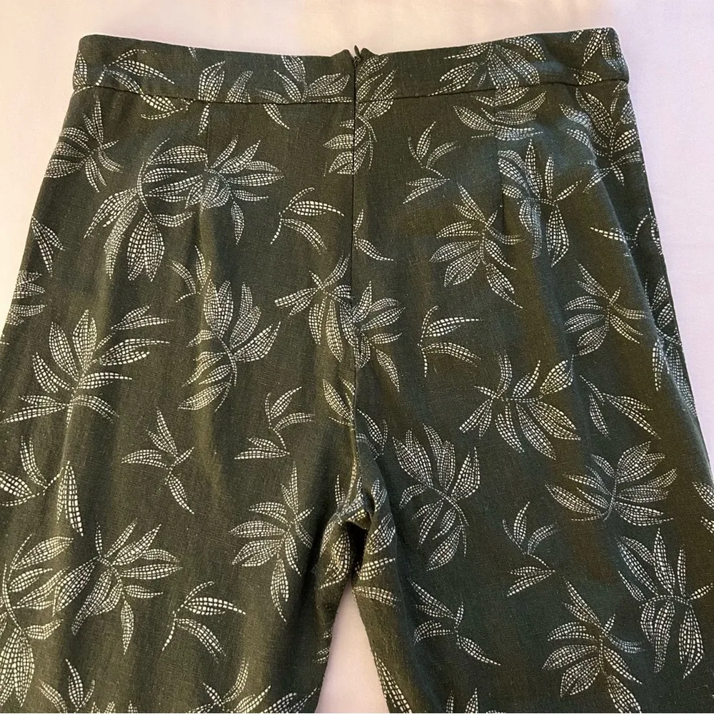 LE LIS - 2-Piece Midriff Crop Top Pant Set - Green Leaves - Women’s Size LARGE - Image 8
