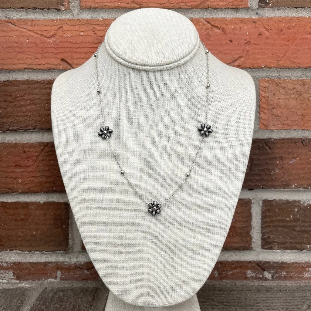 Navajo Style Pearl Daisy Chain Necklace Silver - Image 2