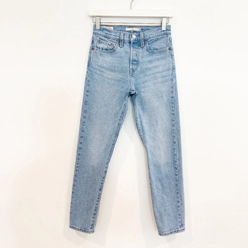 Levi’s Wedgie Icon Button Fly Blue Jeans Casual Boho Classic Light Wash Denim 24 - Image 2