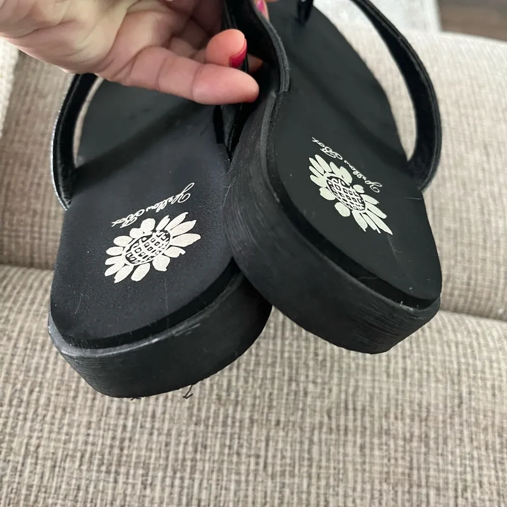 Yellowbox Black felena flip flop sandals flip flops - Image 5
