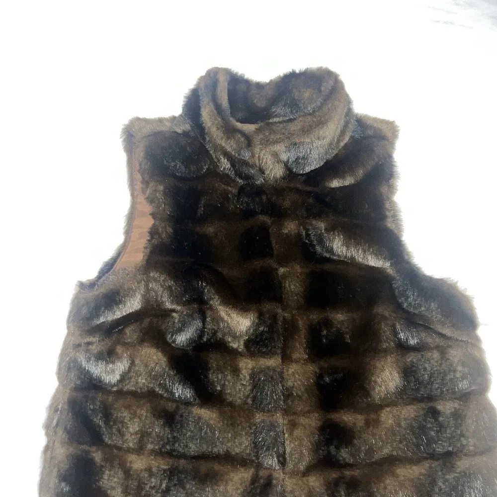 Michael Kors Dark Brown Faux Fur Vest Sz M Medium Hook & Eye Front Closure - Image 4