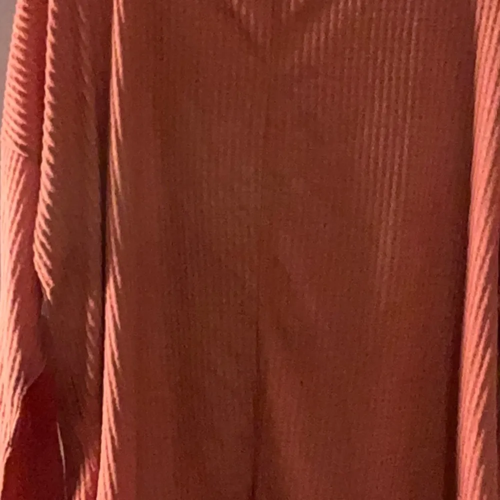 Wild Fable Peach Waffle Knit Long Sleeve Oversized Boxy Fit V-Neck
Top SZM NWOT - Image 4