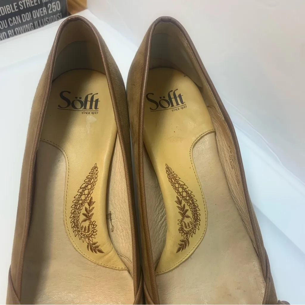 Sofft Brown Soft Suede 3D Flower Applique‎ Comfort Pumps 2" Heels Size 9.5 - Image 3