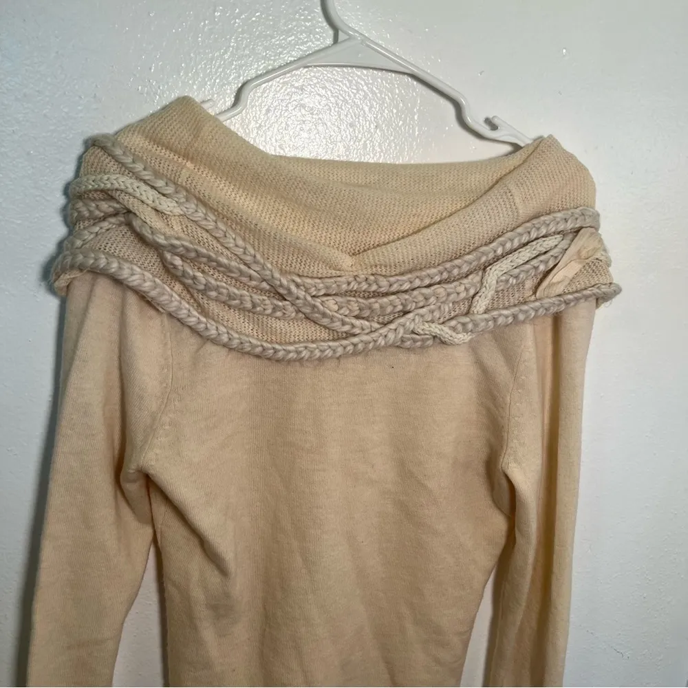 Angel of the North Iced Garland Cowlneck Sweater Cream Size M - Image 9