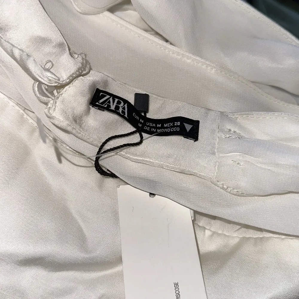 NWT Zara White Satin Effect Crop Top Halter Neckline White Bloggers Fav - Image 8