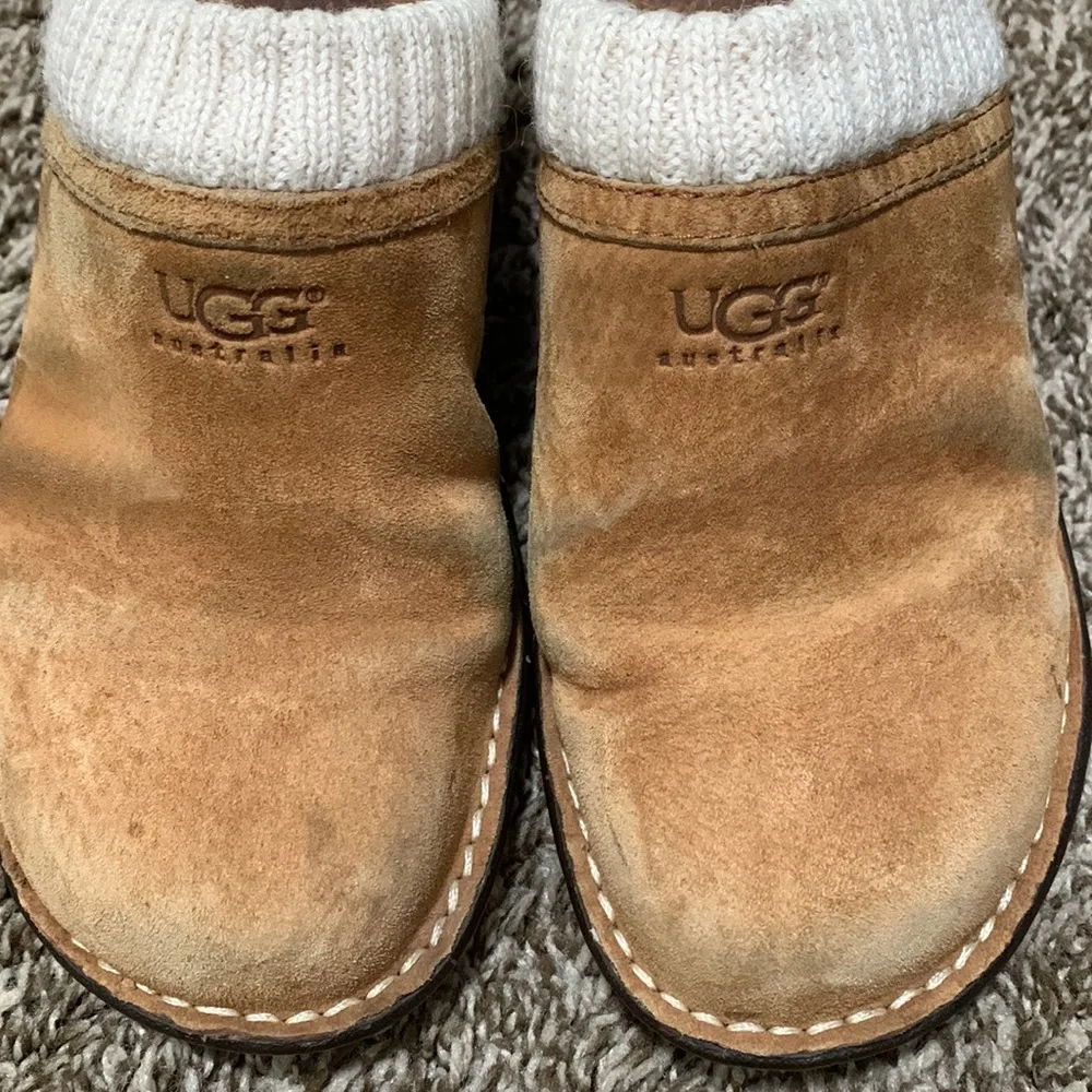 Ugg woman wedge slip on size 6, look @ pics have some blue from jeans - Image 3