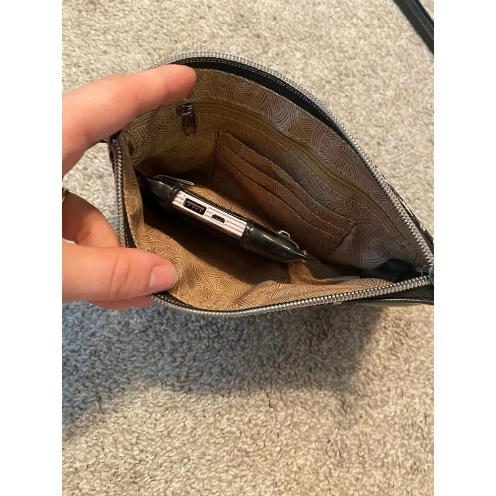 Sak roots‎ wristlet wallet rechargeable battery inside - Image 3