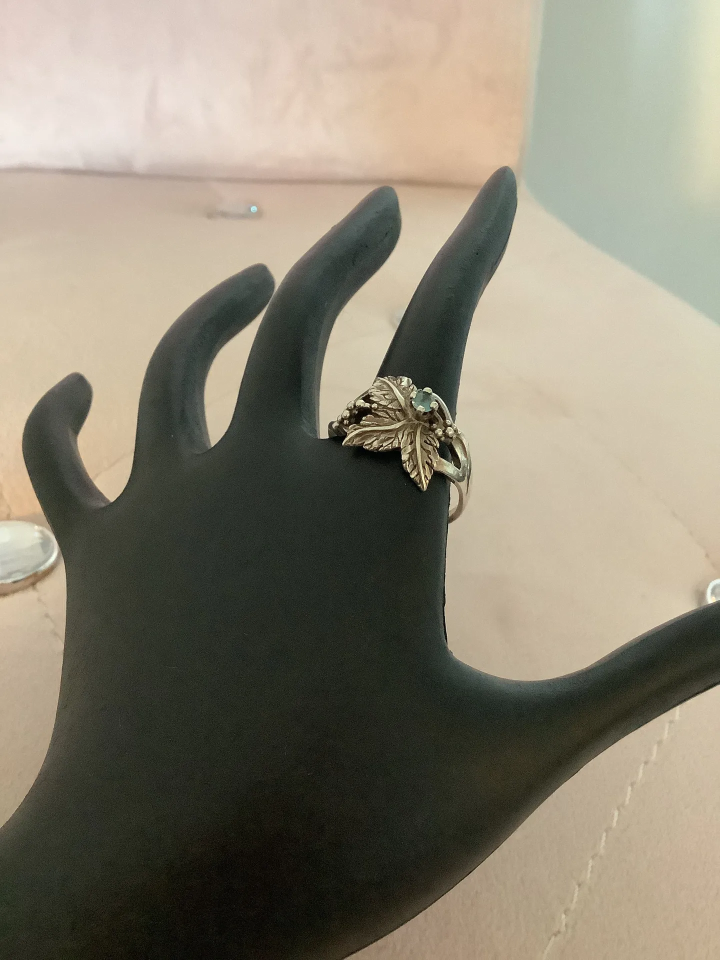 Vintage Silver Leaves Ring - Image 4