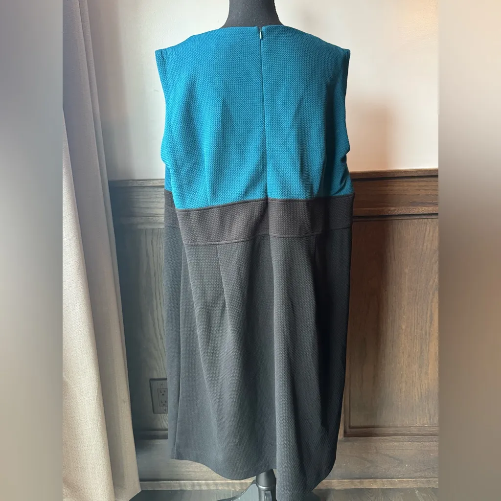 Studio One Teal and Black Ensemble 24W - Image 3