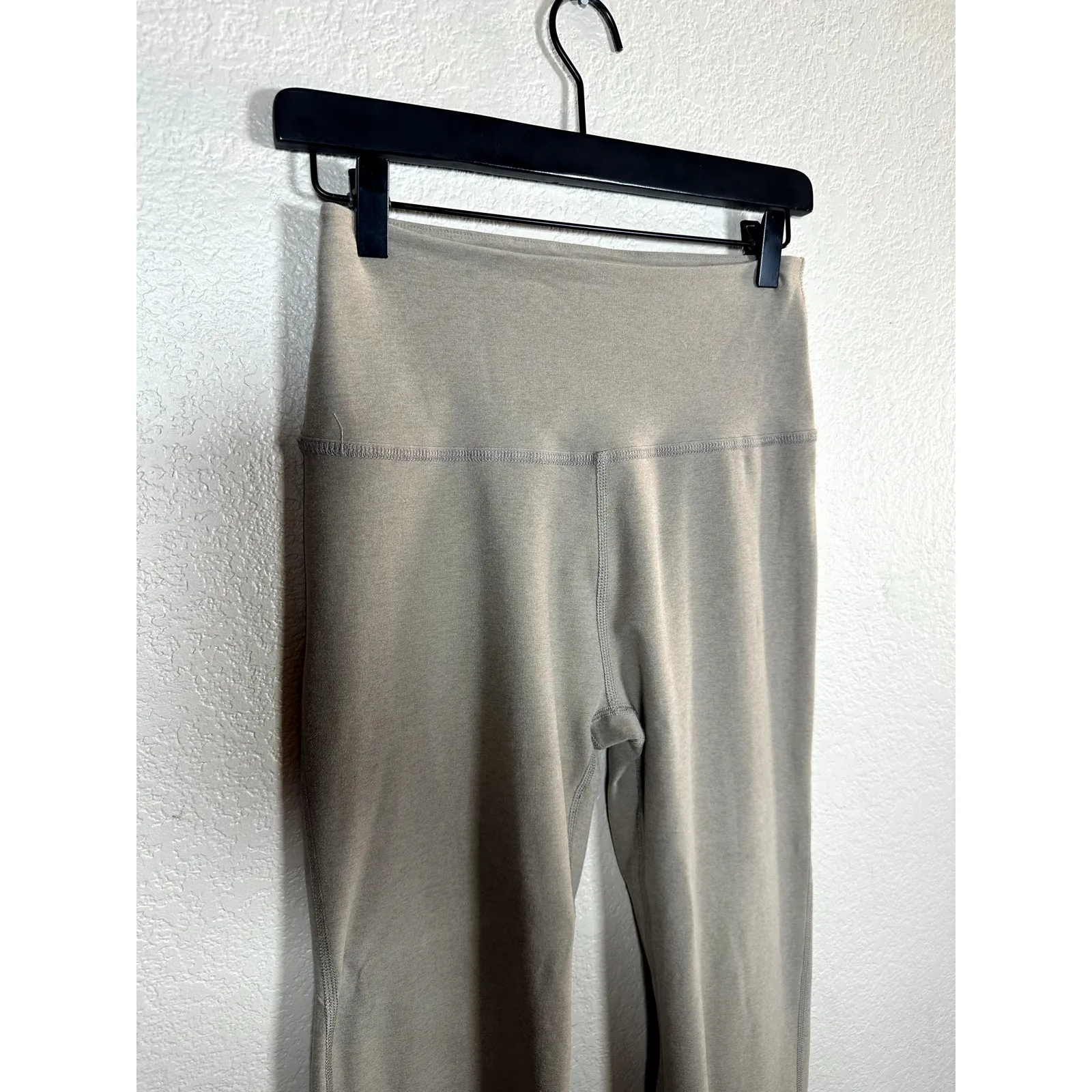 Beyond Yoga Cream Yoga Pants Size Large - Image 2