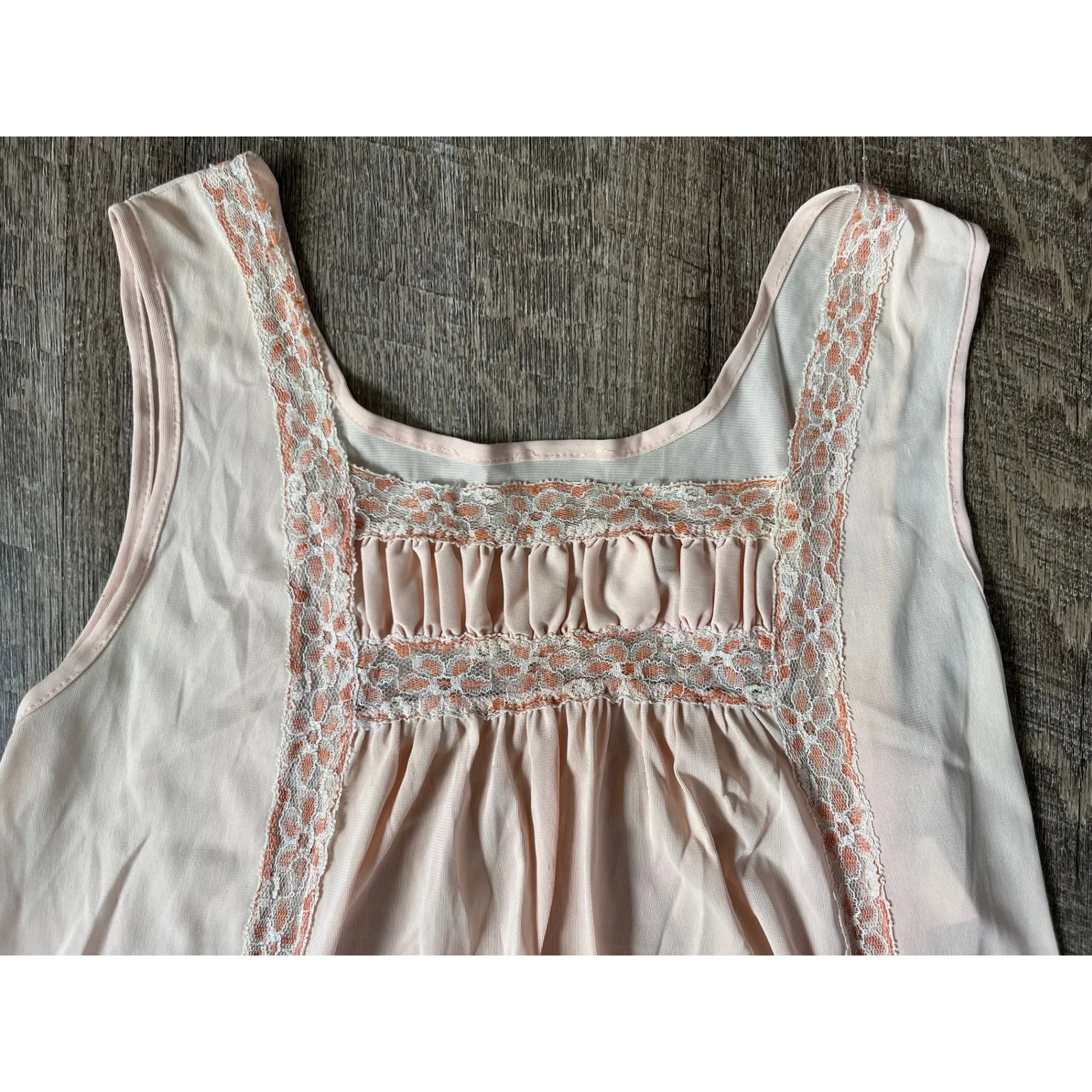 Vintage long peach‎ nightgown lace ruched front size M Pink Size M - Image 8