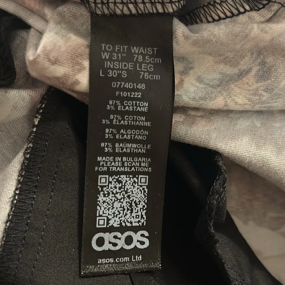 ASOS floral straight leg pants size 31 width 30 length - Image 5