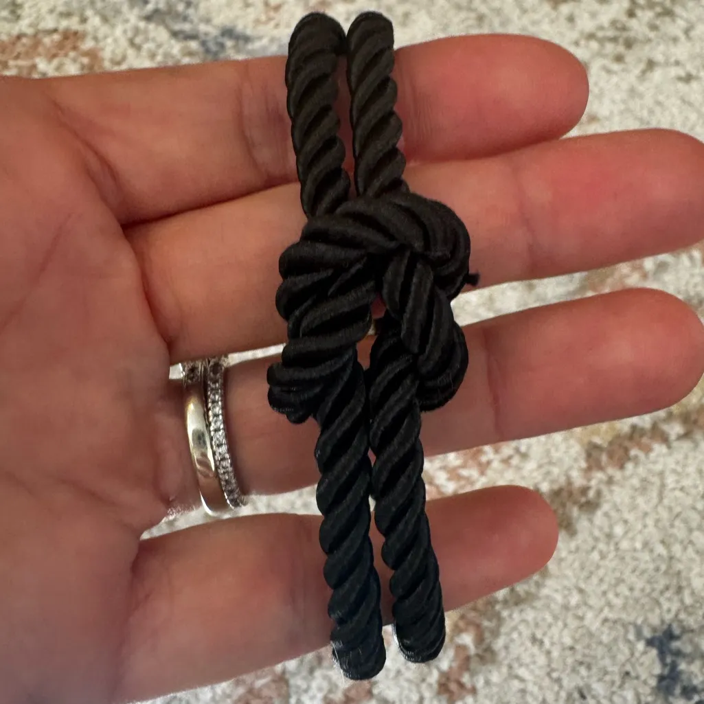 🌸Boutiques black roped bracelet - Image 6