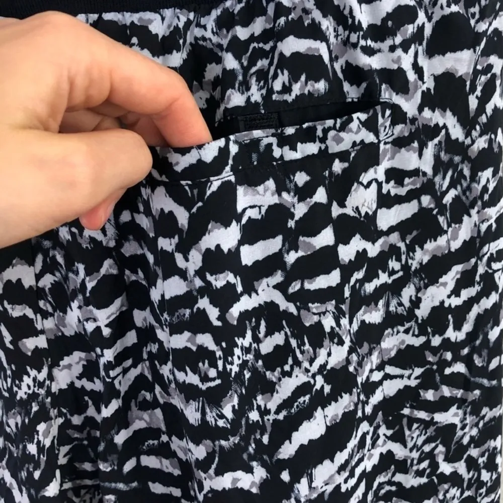 Fabletics Black & White Patterned Eve Jogger Sz S - Image 5