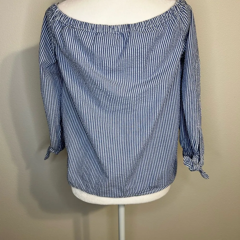 Vineyard Vines Blue and White Cuffed Sleeve Blouse - Image 2