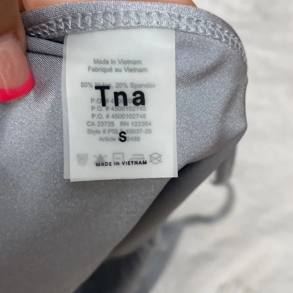 Silver TNA crop top - Image 4