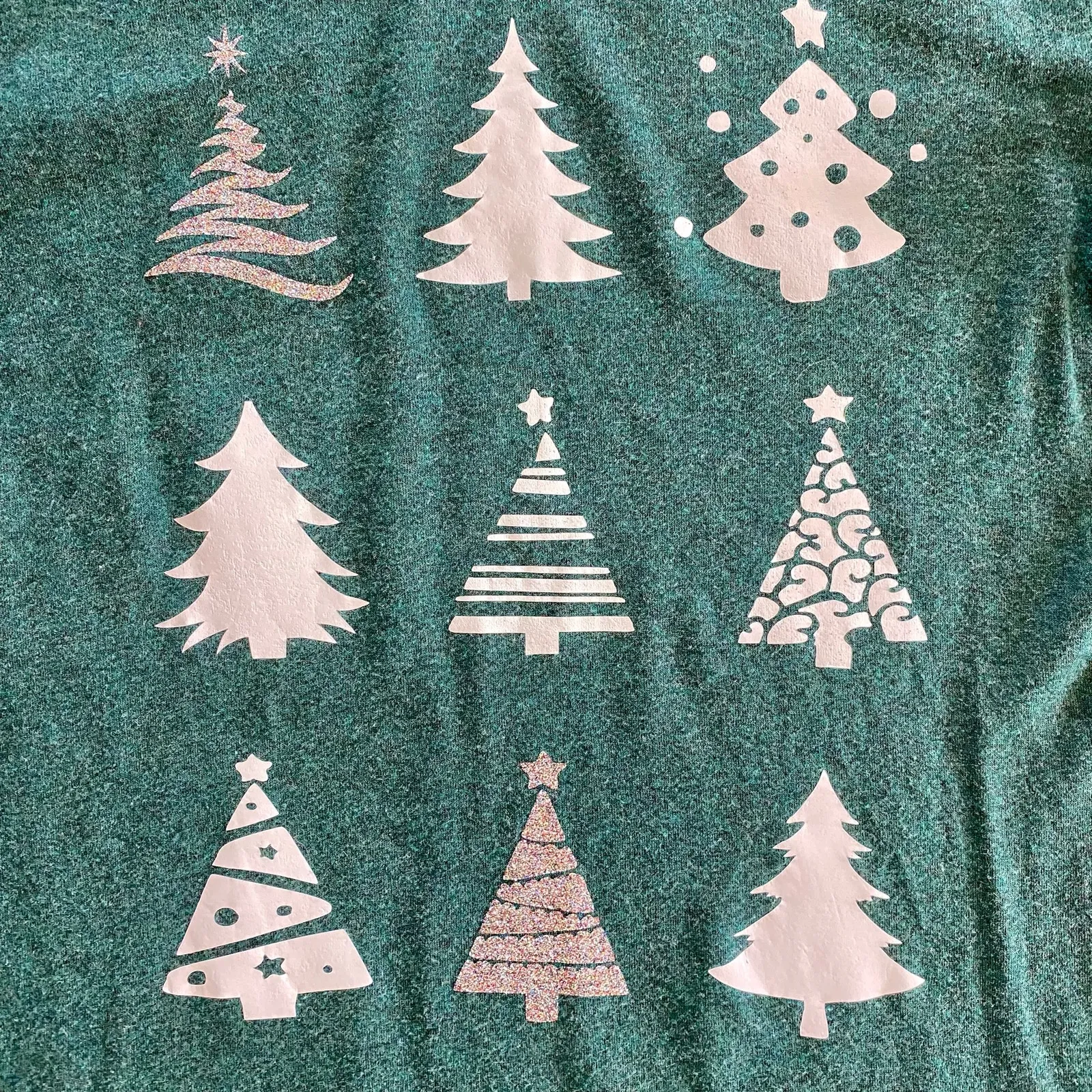 A New Day Green Christmas Holiday Graphic Shirt Womens Small - Image 4