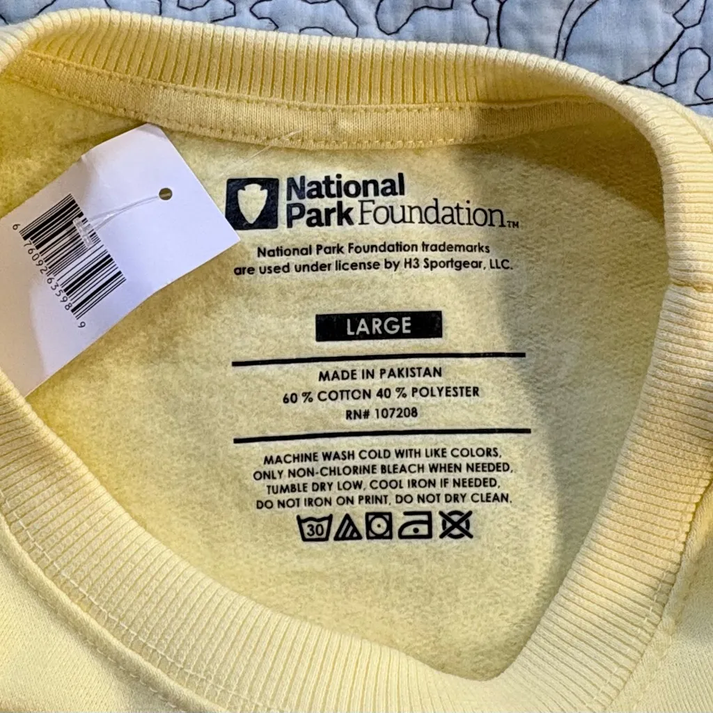 NWT National Park Foundation Joshua Tree Graphic Sweatshirt Large💚 Yellow - Image 7