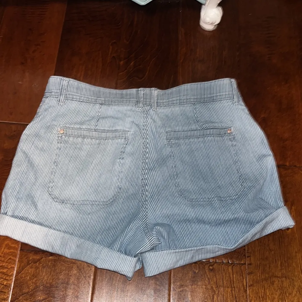 Lee Total Freedom Striped Jean Shorts Size 6 - Image 4