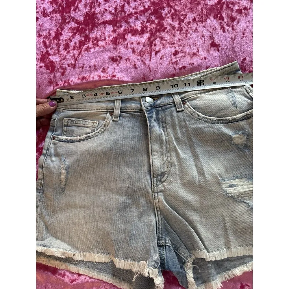 NWT H&M Denim Shorts Distressed Light Wash High Waisted Women's Size 8 summer - Image 4