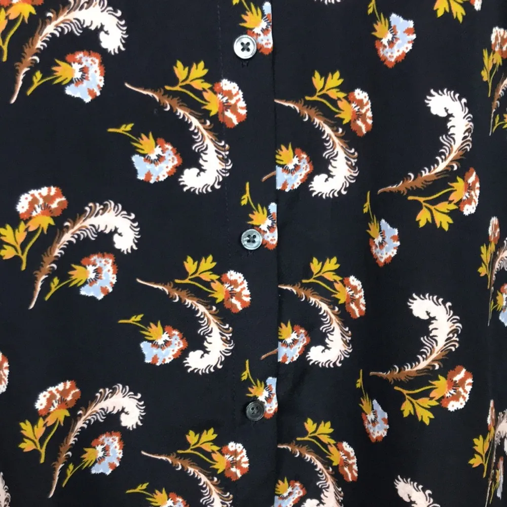 Banana Republic Women’s Dillon Feather Floral Patterned Button-Up Dress Shirt - Image 4