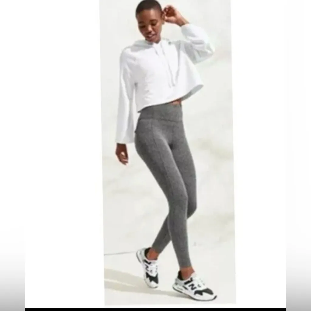 Athleta Delancey Herringbone Tight. 2 Zip Rear Pockets. 1 Waistband Pocket - Image 2