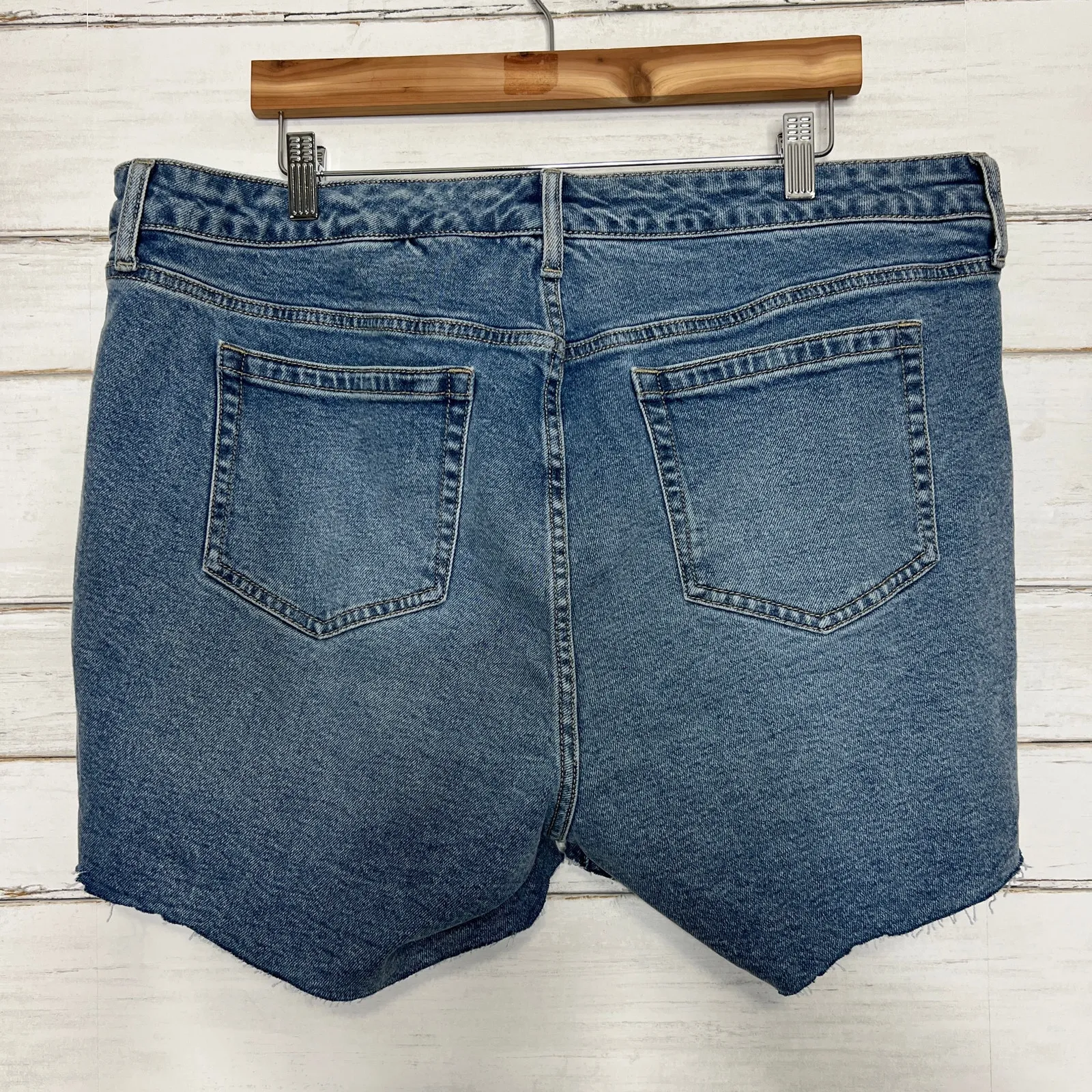 Torrid Perfect Classic Denim Shorts Stretch Plus Size 16 - Image 2