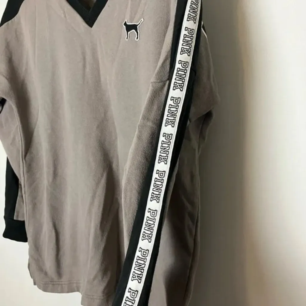 VS Pink Victoria's Secret Gray Black & White Collegiate Sweatshirt - Image 5