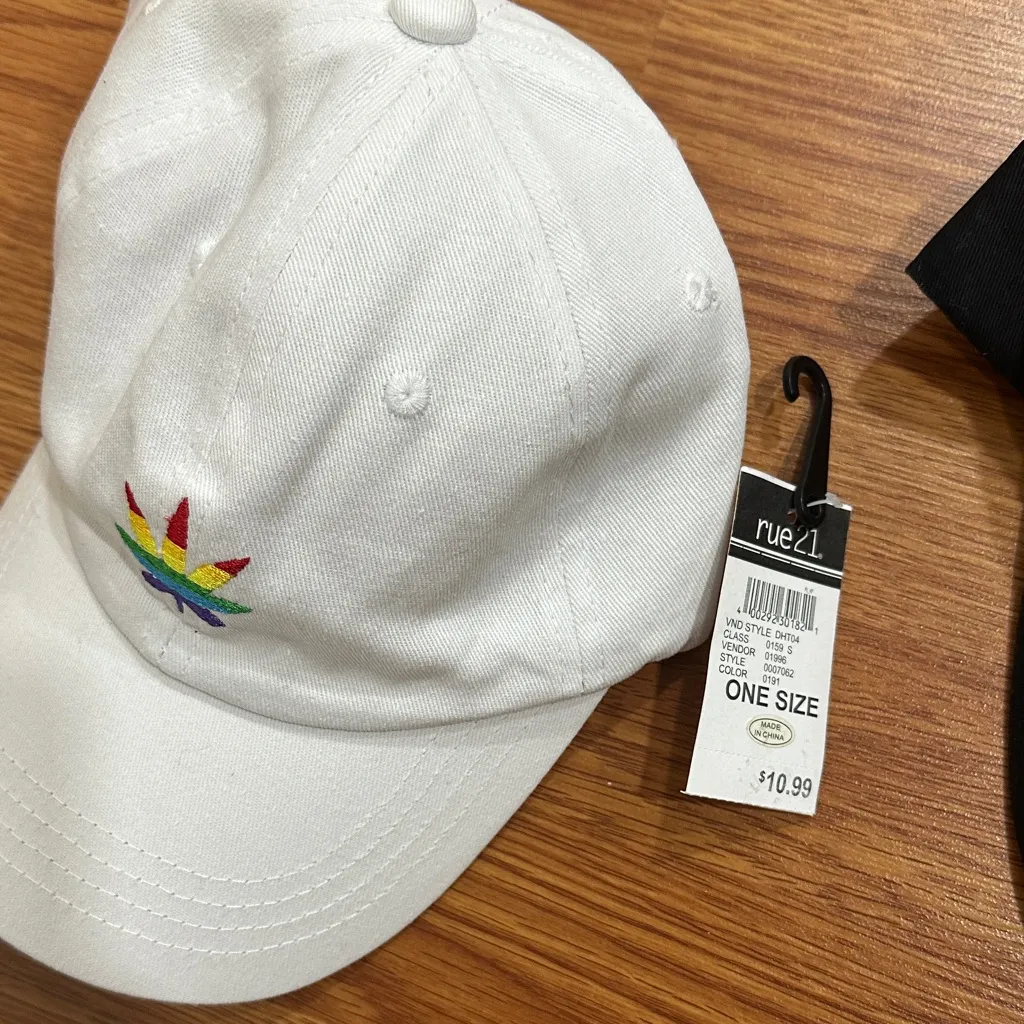 White and Black hat bundle - Image 5