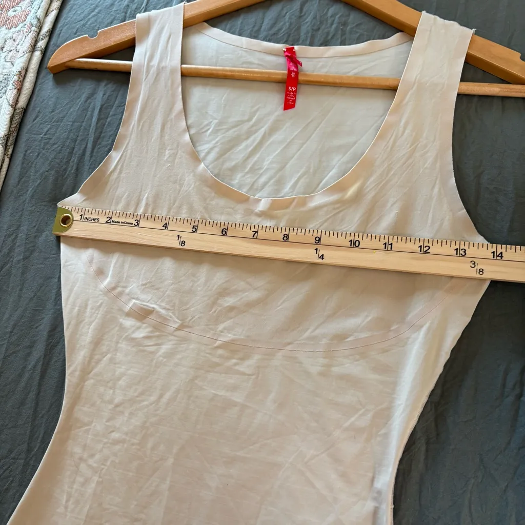 Spanx Thinstincts Bodyshaper Natural Tank. Size Small. - Image 13
