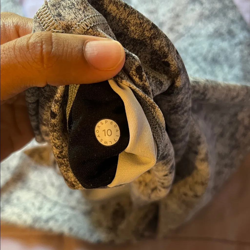 lululemon athletica Wunder Under Gray Patterned Leggings - Image 7