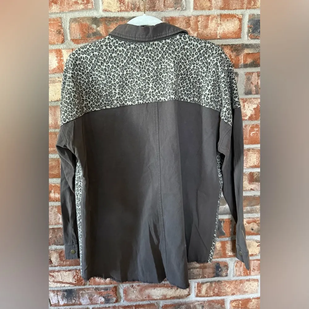 Mystree Buckle  pieced leopard denim Jacket - Image 3