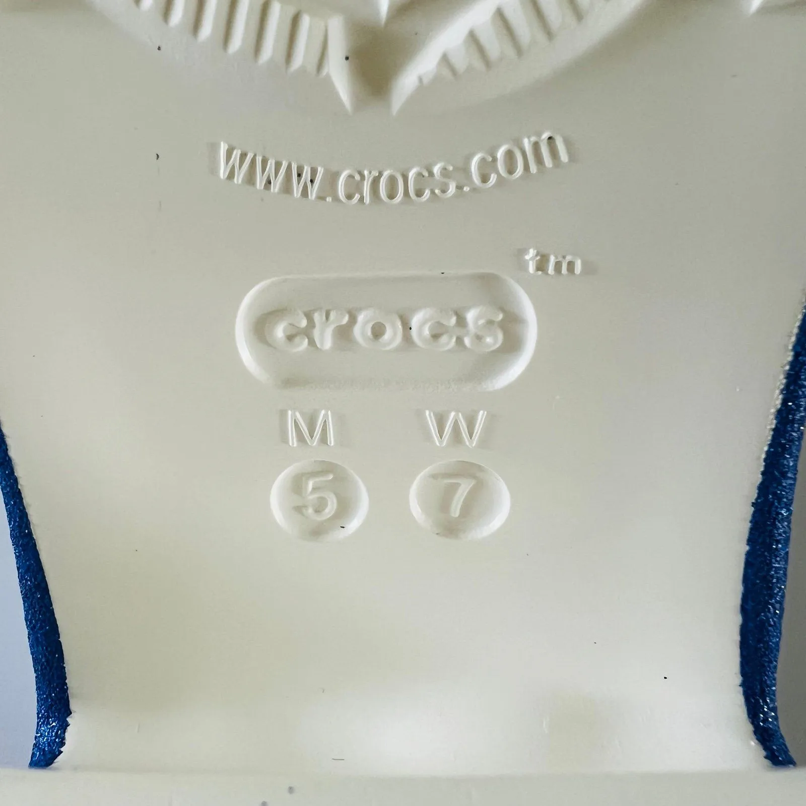 CROCS Hello Kitty Glitter Blue White Siren Clog - US 7 - Image 12