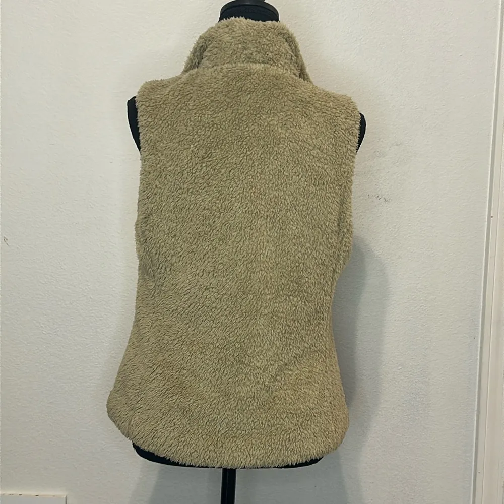 Los Gatos Vest - Fuzzy And Soft Beige Vest - Like New!  - Image 3