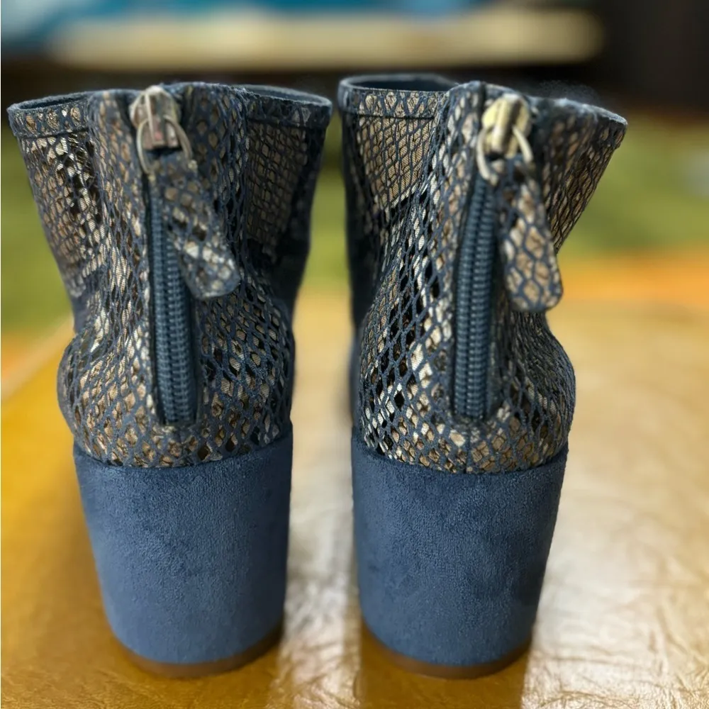 Cecilia New York blue booties Size 8.5 - Image 2