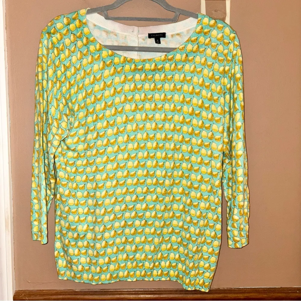 Talbots  Pear Novelty Print Button Back Sweater green yellow size medium‎ - Image 2