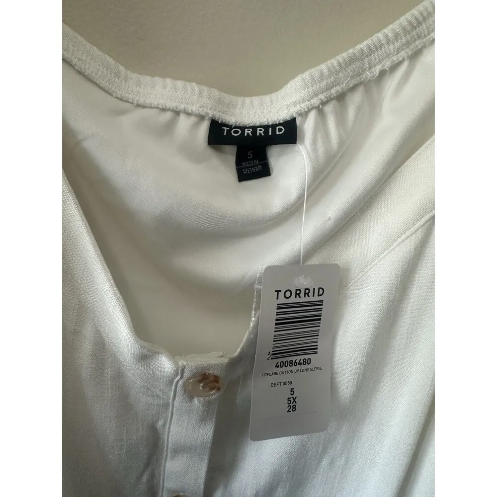 Torrid Size 5 White Button Up Top Loose Fitting Breezy - Image 2