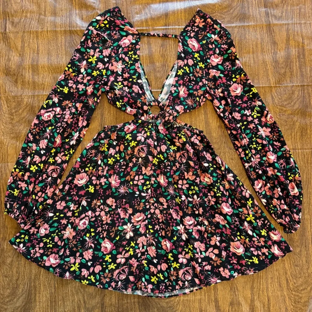 Women's Laura Vanessa The Drop Floral Mini Dress Size XS Cut Out Black Pink - Image 3