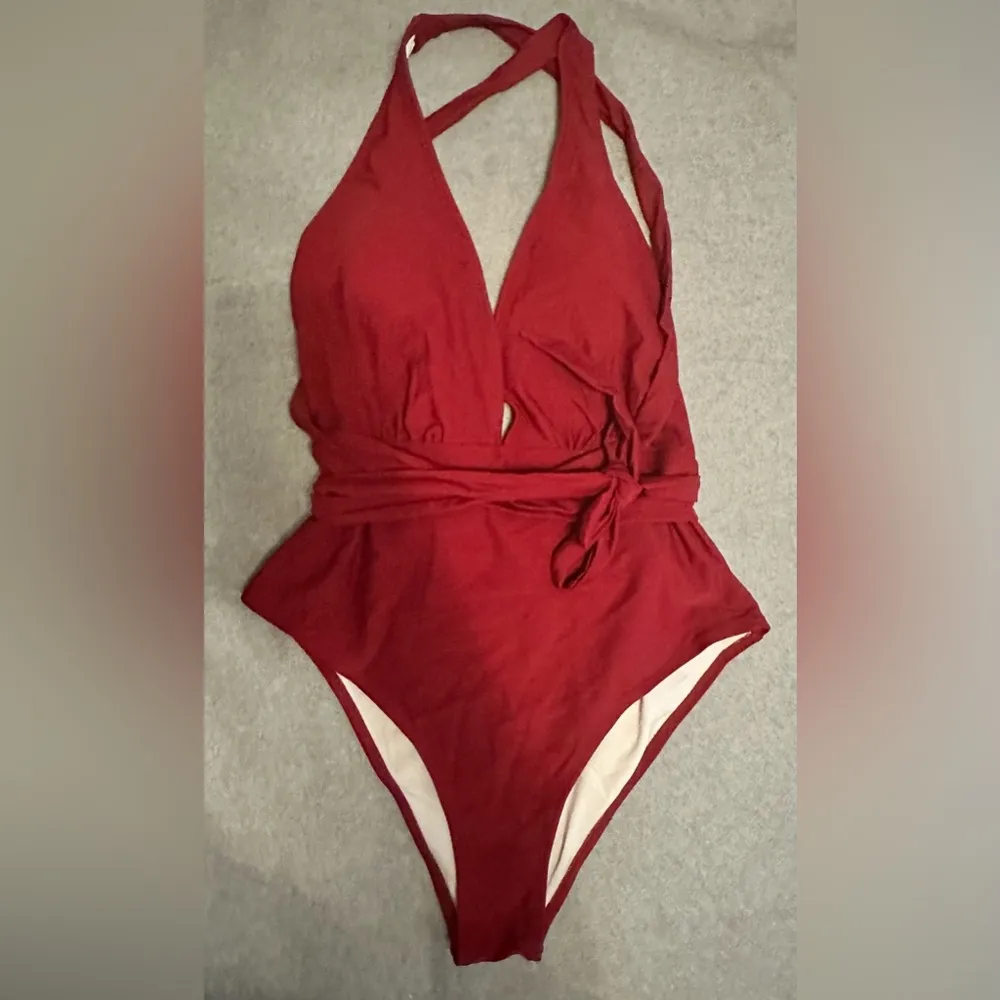 NWT CUPSHE One Piece Swimsuit Sexy Deep V Neck Crisscross Back red size L - Image 3