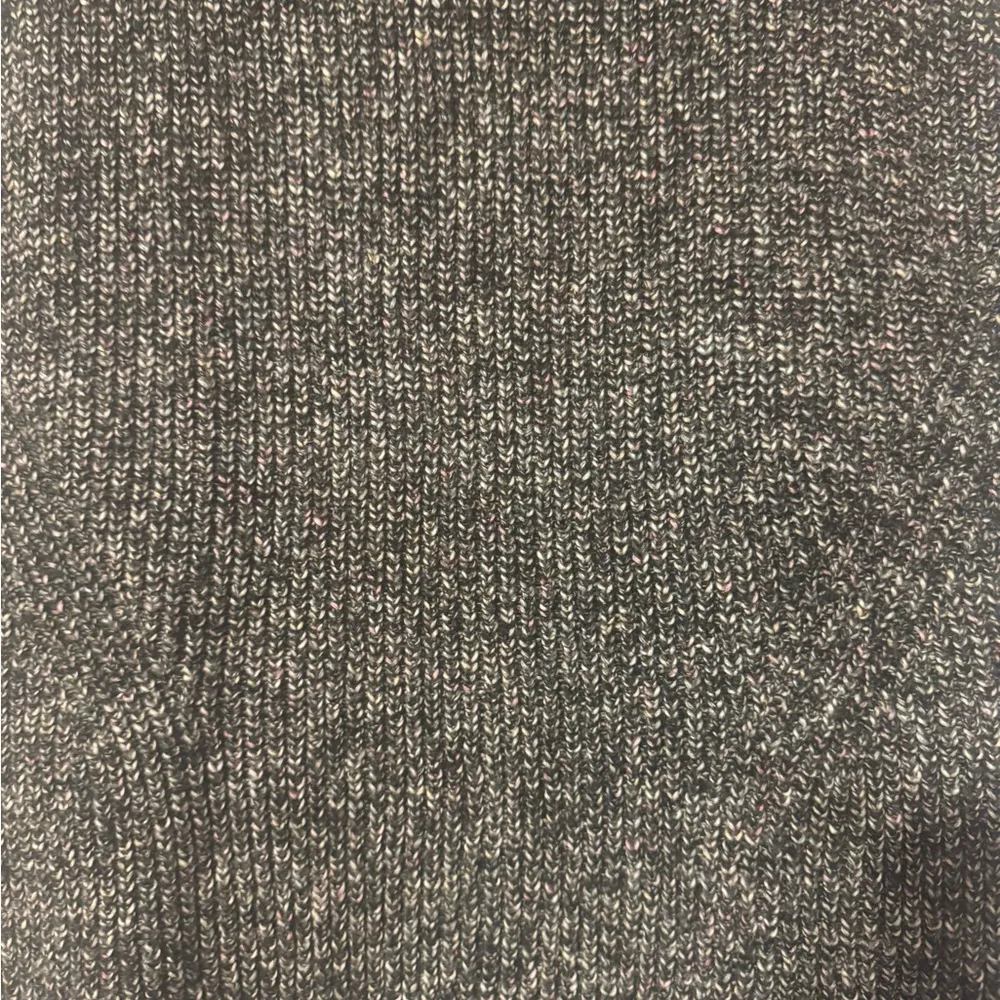 Michael Stars Sleeveless Sweater with Button Detail size medium - Image 4