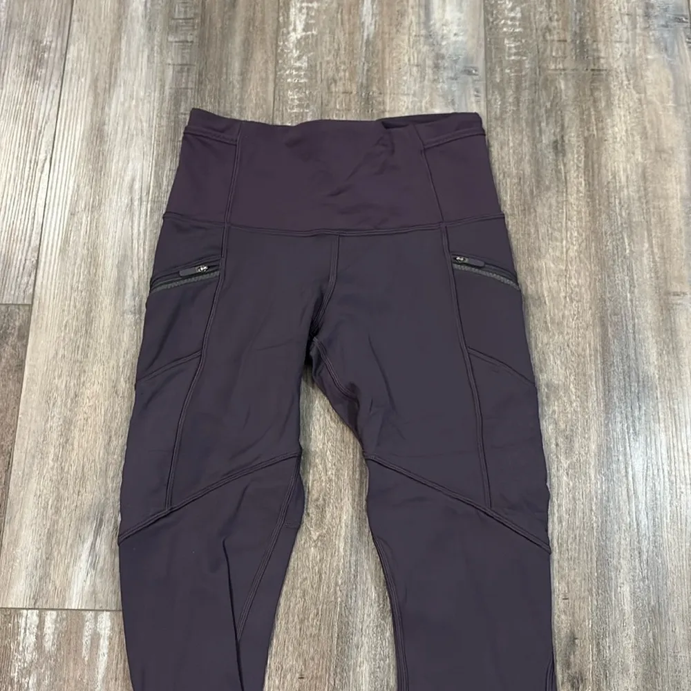Lululemon Toasty Tech Eggplant Purple Zipper Pocket Leggings size 6 lined tights - Image 4
