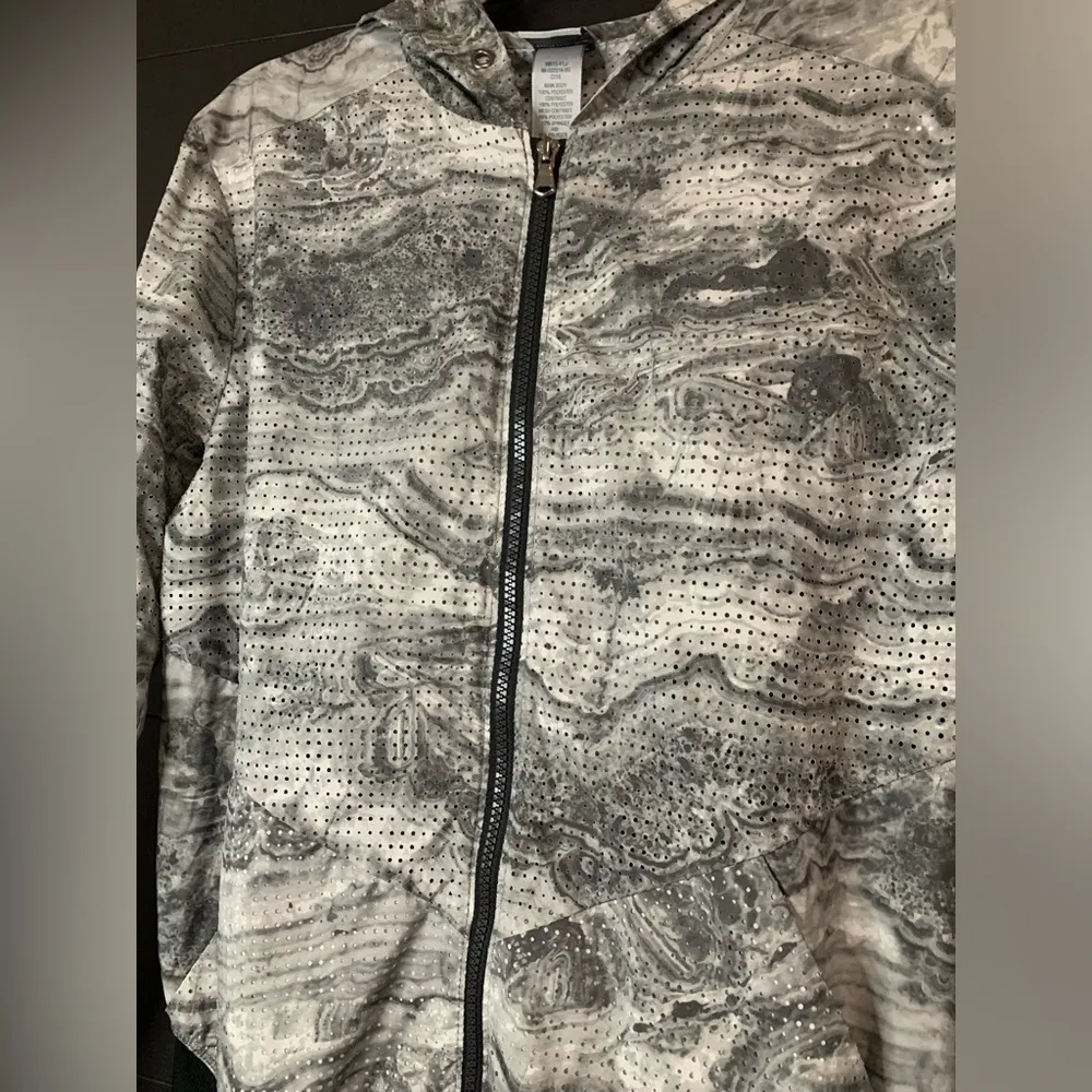 CHAMPION mesh jacket. Unisex. Adult size M. EUC. Hoodie. Zip up. - Image 3