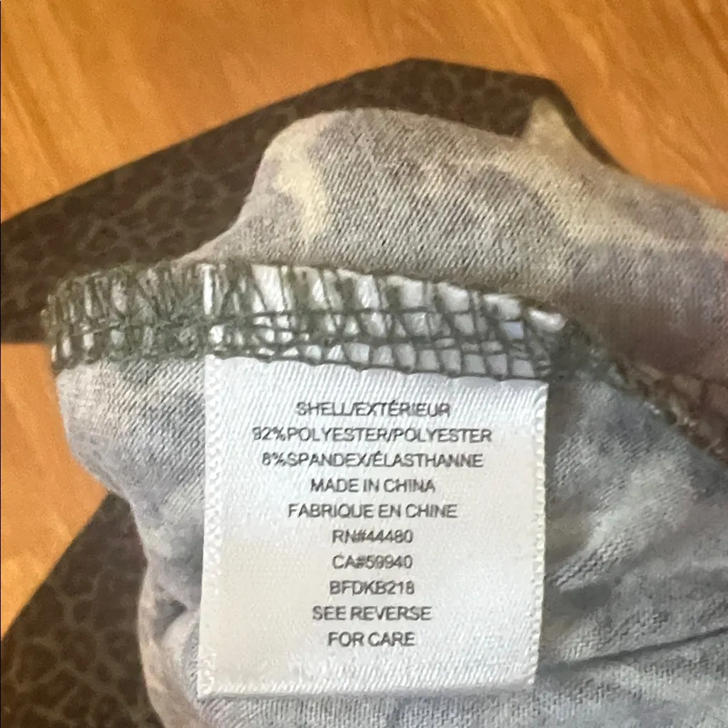 love, Fire Women's Dress with Black and Green Leopard Print large like new soft - Image 5