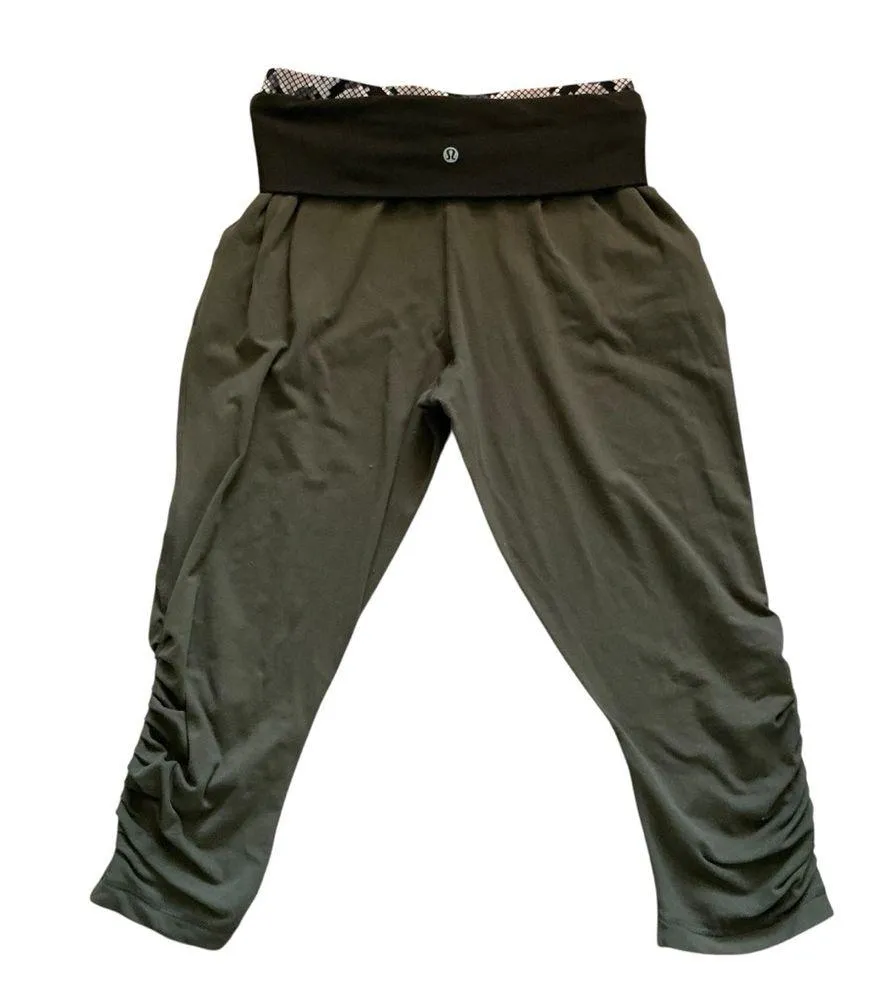 Lululemon sunset salutation crop size 6 olive green fold over waistband - Image 5